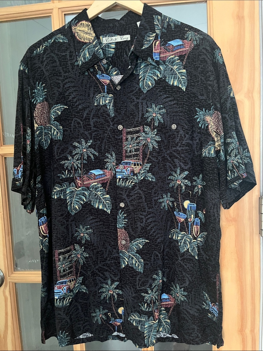Vintage Hawaiian tropical vacation button down Batik Bay EUC short sleeve large